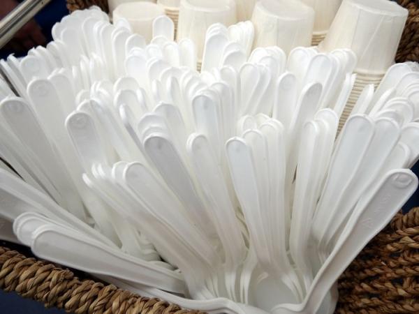 France Just Became the First Country to Ban Plasticware